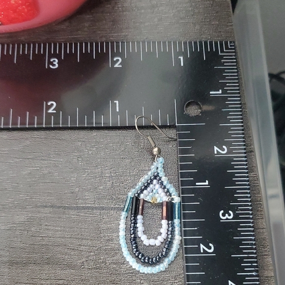 Seed Beaded Native Earrings Blue And White E1010 - Picture 4 of 4